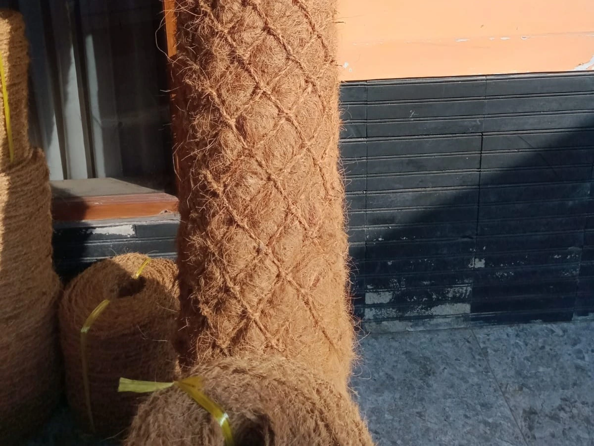 Serat Kelapa untuk Stabilisasi Tebing Curam: Solusi Alami